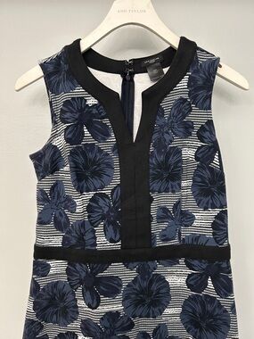 Ann Taylor Navy and Black Floral V-Neck Sleeveless Top
